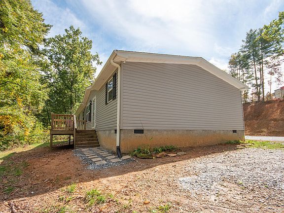 3rd image of 134 Mossy Ridge Rd