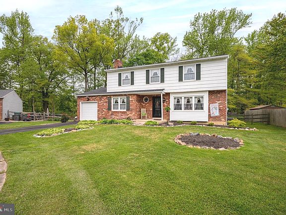 2nd image of 3 Pierson Ct
