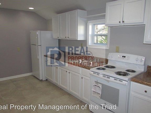 5th image of 1312 Linwood St