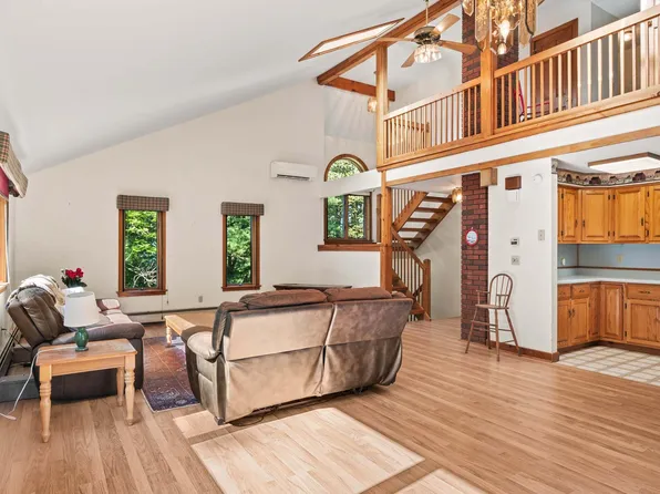 196 Case Road, Winthrop, ME 04364
