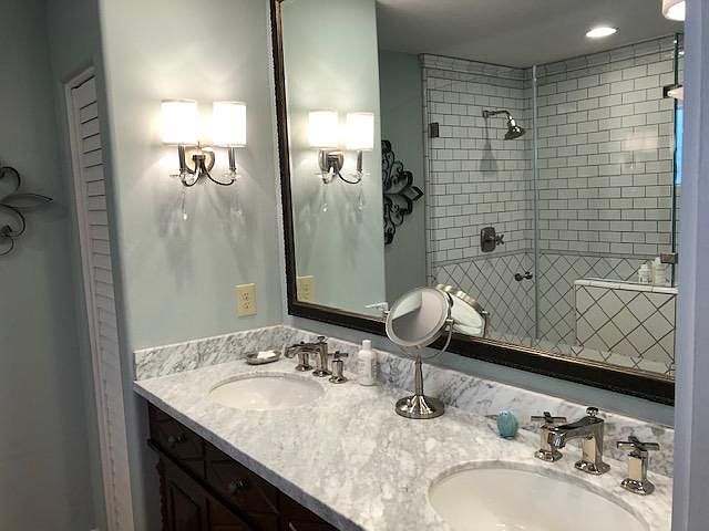 Master Bath Sinks