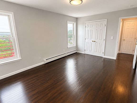 3rd image of 452 Harding Pl APT 6B