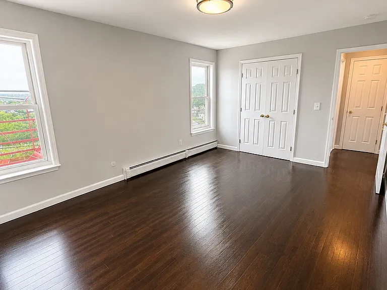 452 Harding Pl #6B — Photo 3
