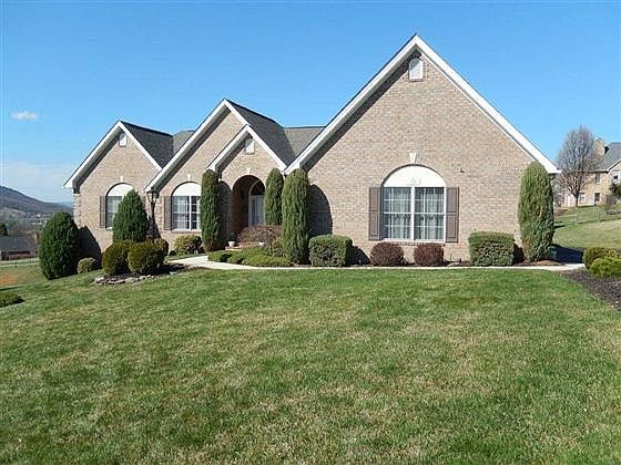 1st image of 375 Stoneledge Dr