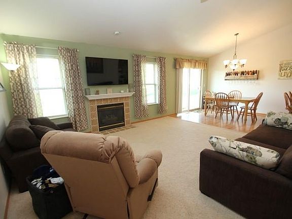 5th image of 408 Ann Dr