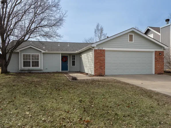 2717 Wildflower Dr, Lawrence, KS 66047
