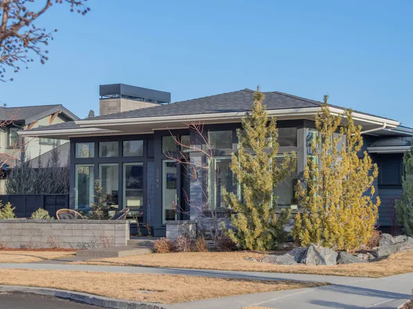 1294 Discovery Park Dr, Bend, OR 97703