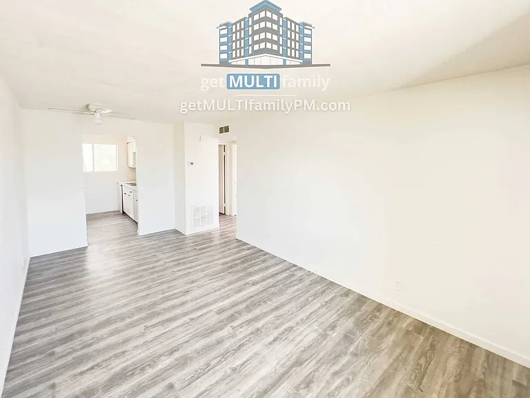7120 N 66th Dr #101 — Photo 10