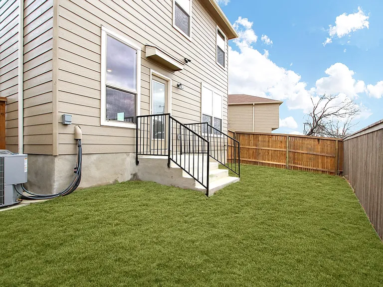4955 Usaa Blvd — Photo 28