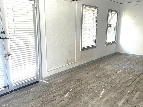 4th image of 3827 Bowser Ave #L