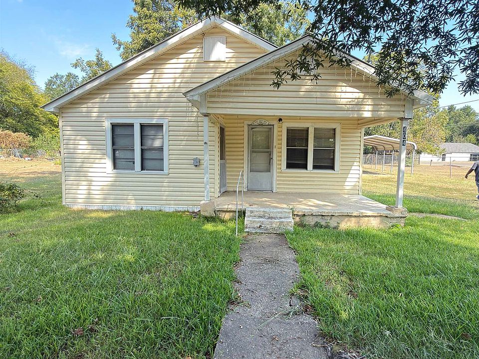 1st image of 404 W Miller St