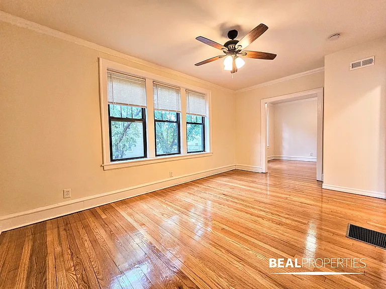 1444-50 W Byron St — Photo 12