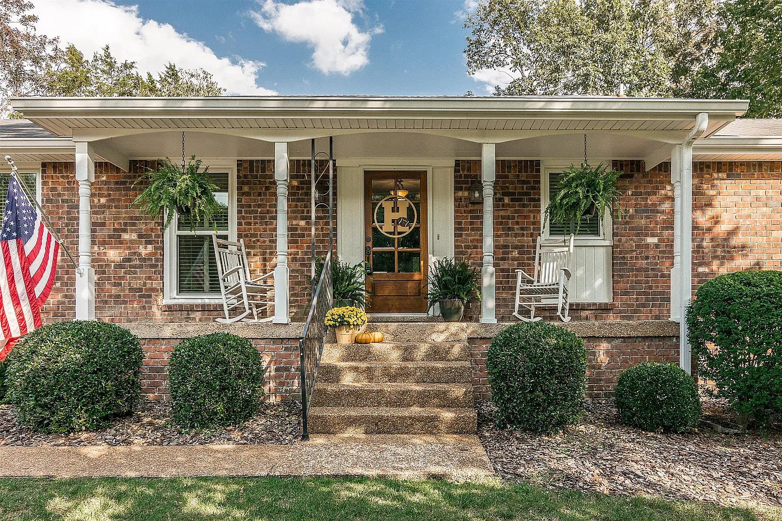 3 bed, 1992 sqft, $2,350 — Photo 1