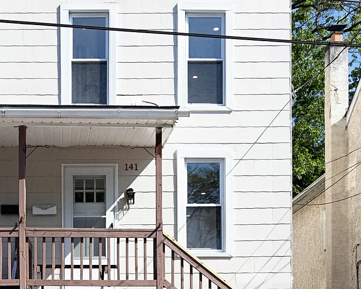 141 Hall St — Photo 1