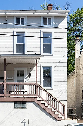 141 Hall St Photo 1