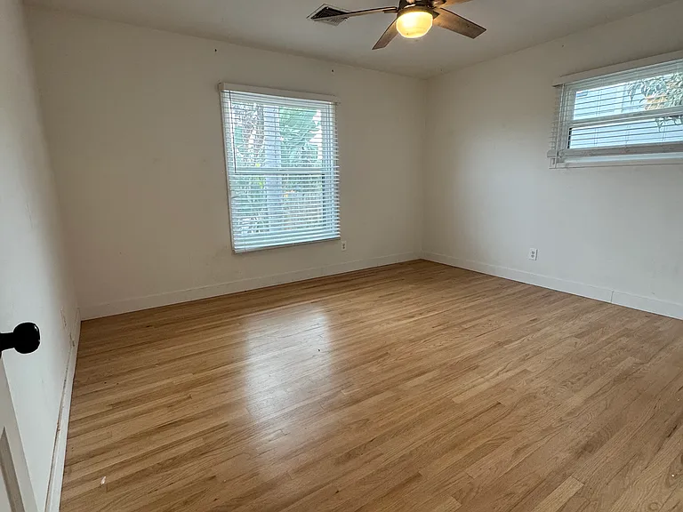 4776 Garfield St — Photo 10