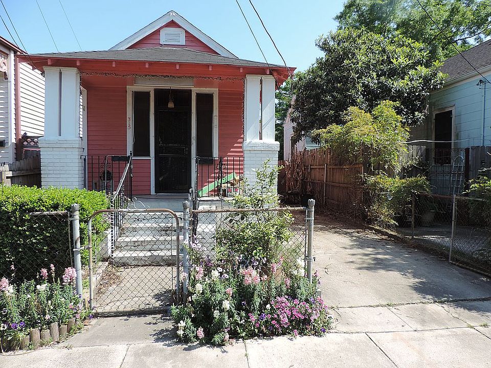 1st image of 315 Adams St
