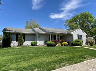 804 Clinton St, Lincoln, IL 62656