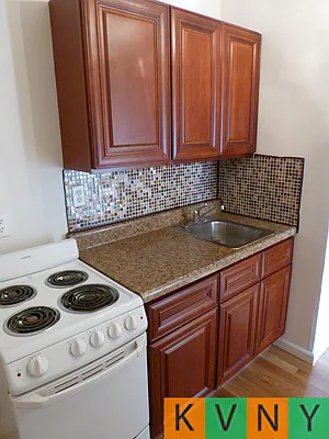 Rented by KVNY Soho | media 24