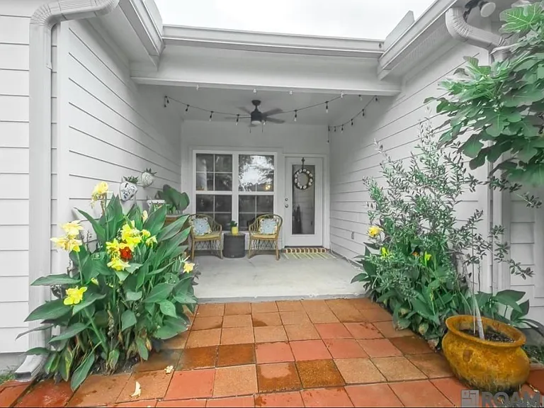 8136 Village Lake Ave — Photo 10