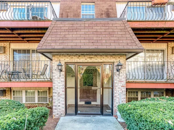 4 Williamsburg Ct Unit 1, Shrewsbury, MA 01545