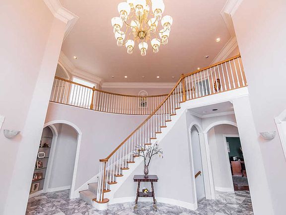 4th image of 4940 Taft Pl