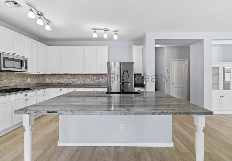 3448 E Merrill Ave — Photo 8