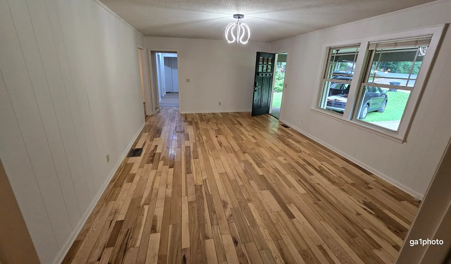 5 bed, 2600 sqft, $2,950 — Photo 3