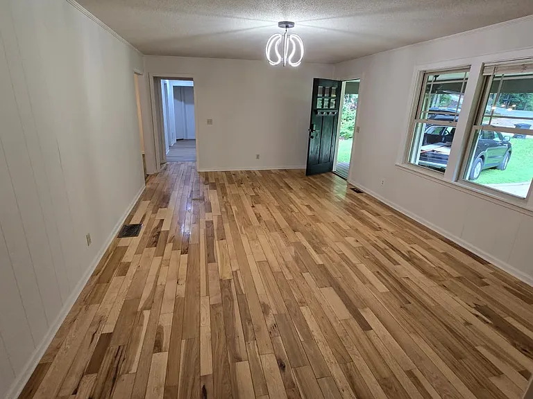 466 Hefner St — Photo 3