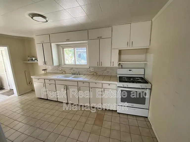 316 Maplelawn St SE — Photo 2