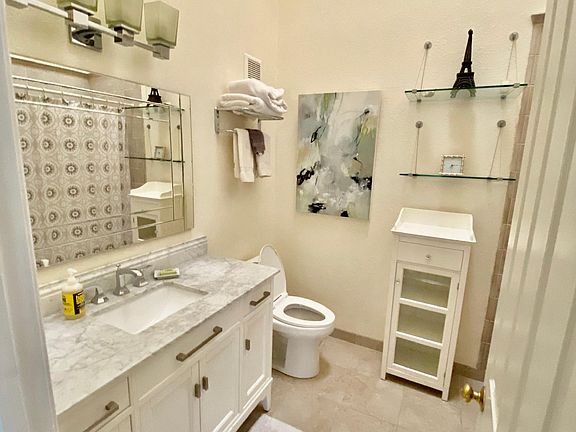3rd image of 611 W Sola St APT 1