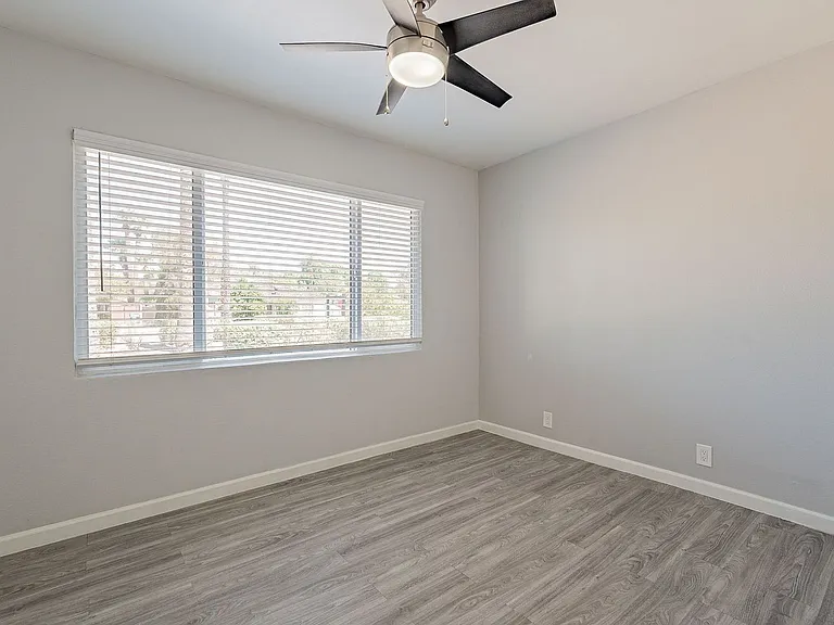 301 W Turney Ave — Photo 26