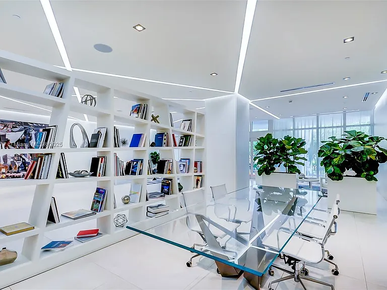 4250 Biscayne Blvd #918 — Photo 49