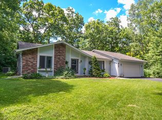 1200 Wilderness Trl, Delafield, WI 53018