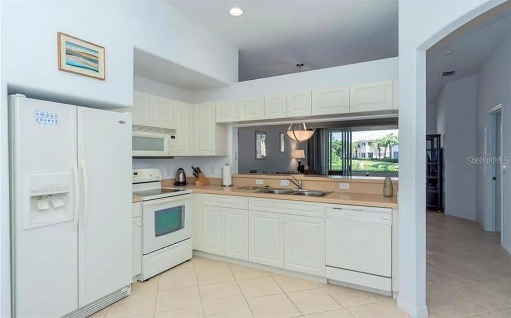 2 bed, 2.0 bath, 1410 sqft, $2,200 — Photo 3