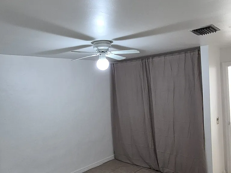 17152 NE 3rd Ct — Photo 15