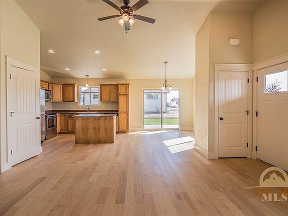 3rd image of 1608 Powers Blvd