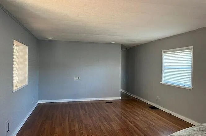 25 Sandalwood Cir — Photo 5