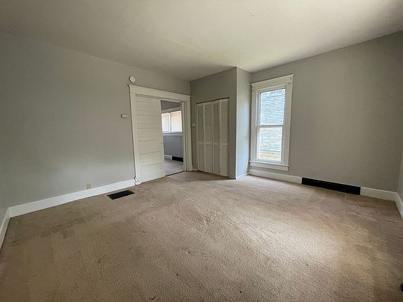 3rd image of 206 S 11th St #206