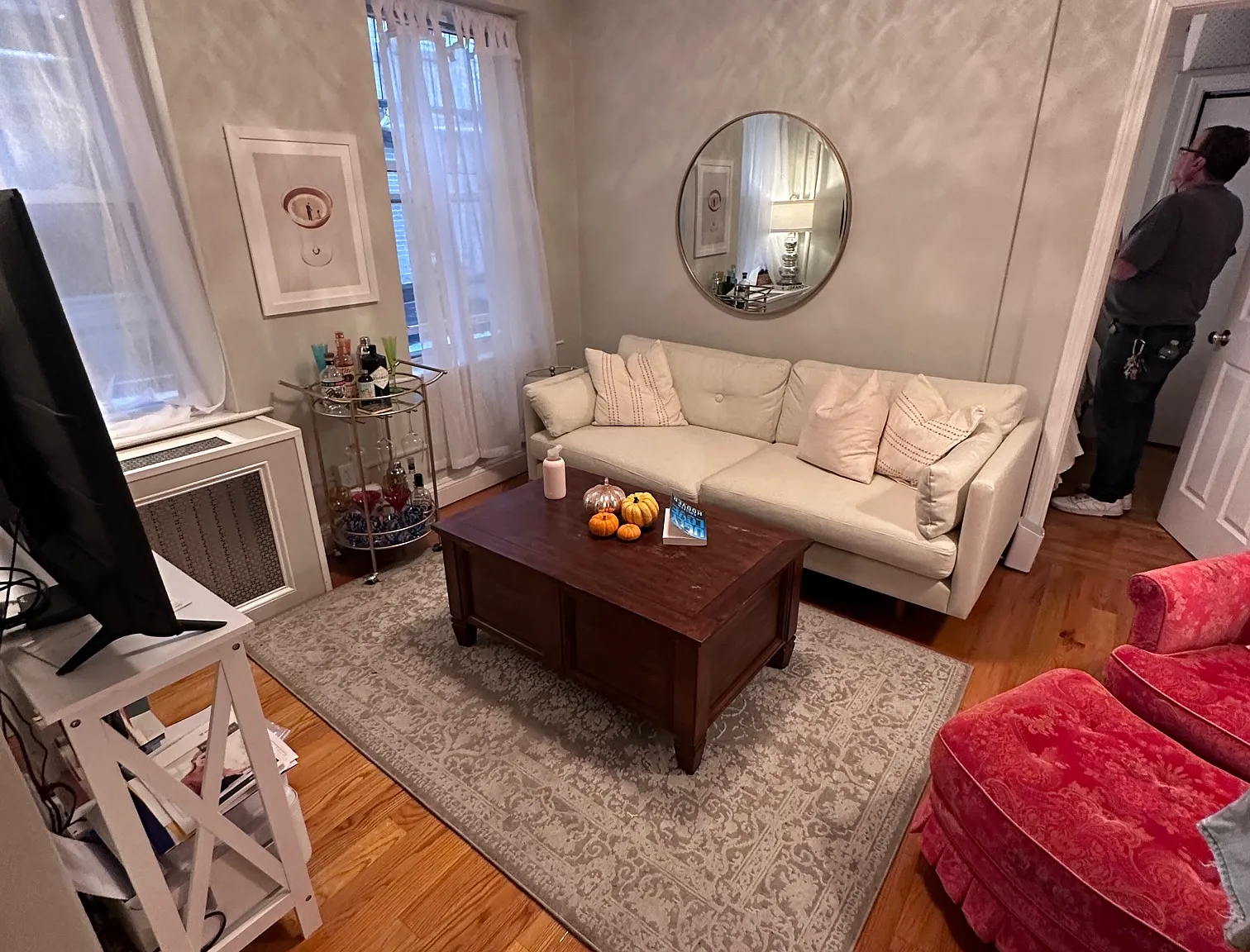 2 bed, 999 sqft, $3,700 — Photo 1