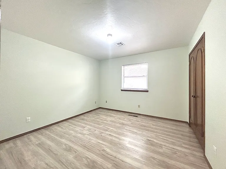 6605 Parkwood Ln — Photo 34