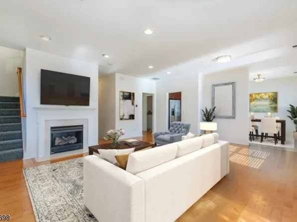 163 Brittany Ct, Clifton City, NJ 07013