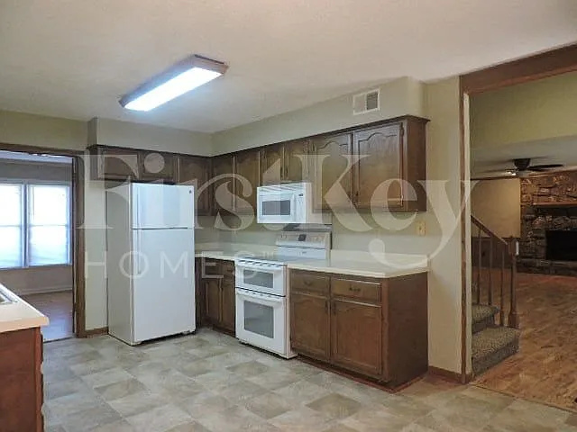 2056 Kingsrow Pkwy — Photo 5