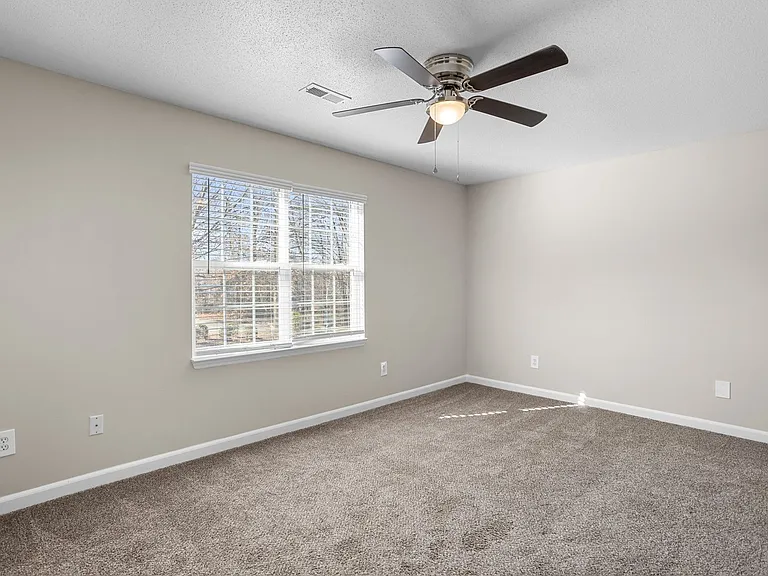 Wendover Ridge Apartments — Photo 14