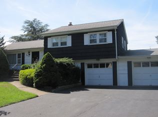88 Berkley Ct, Wayne, NJ 07470