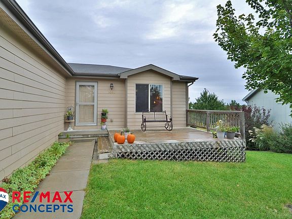 2nd image of 3040 W Peach St