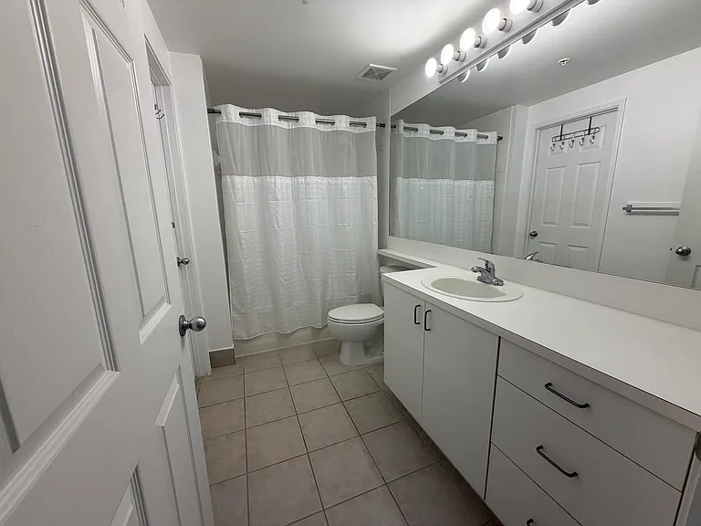 630 Sapodilla Ave #323 — Photo 12