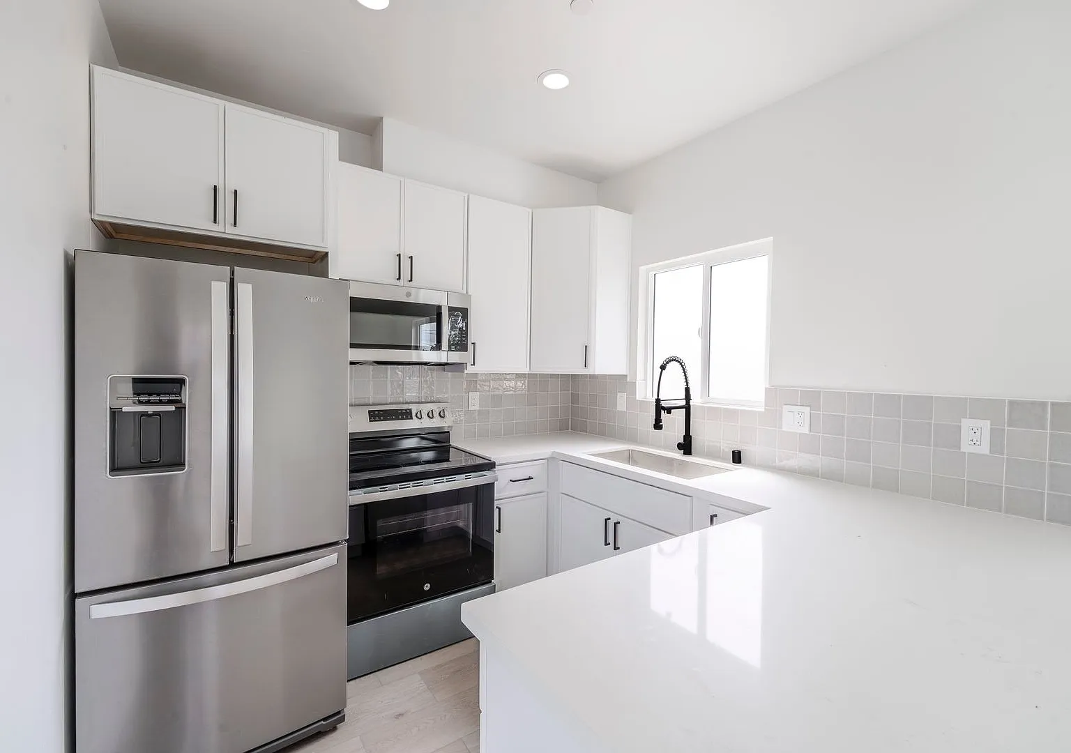 2860 Webster Ave — Photo 3