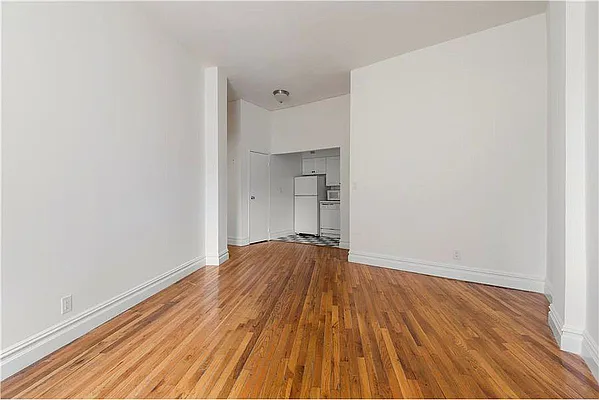 Rented by REAL New York | media 18