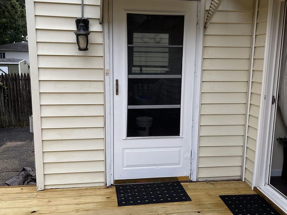 1st image of 40 Totten Ave